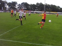 Niels Wigger vecht voor de bal