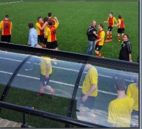 Vreugde bij STEVO na de 0-4 van Mark Voshaar